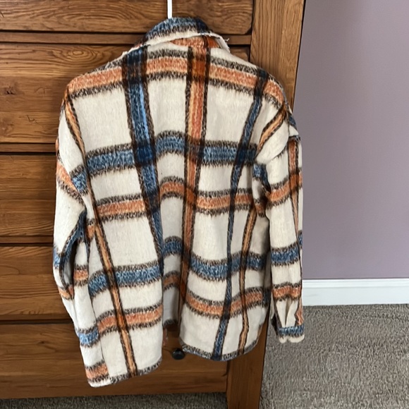 Unique shacket - Picture 3 of 3